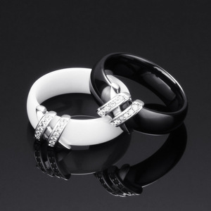 Bague en céramique noire et blanche 6 mm avec incrustation de diamants double X pavé, bijoux de mariage géométriques - Product Image 3