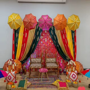 Draperies au dos - Product Image 1