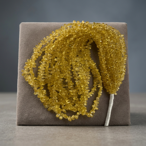 Vente en gros de perles de saphir jaune naturel de 17 pouces, qualité supérieure, 3-4 mm, facettées, en forme de goutte d'eau, pour la fabrication de bijoux - Product Image 2