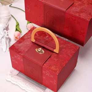 Nouvelle boîte à bonbons de mariage de luxe rouge festif gaufrée, boîte cadeau portable exquise pour la Saint-Valentin et les anniversaires, avec finition UV - Product Image 3