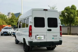 <span class=keywords><strong>Iveco</strong></span> <span class=keywords><strong>Daily</strong></span> 2025 A40M2 2.5T China VI Manual LWB Techo Medio DRW Furgoneta de Pasajeros de Segunda Mano - Product Image 2