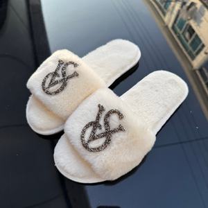 Kadınlar için lüks taç pembe kore peluş kapalı terlik yaratıcı tasarım açık ayak ev kabarık ayakkabı kaymaz özelliği için - Product Image 1