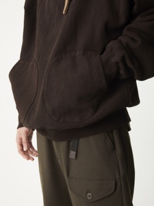 Sudadera negra de gran tamaño con capucha y patrón sólido vintage personalizada para hombre para la temporada de primavera - Product Image 3