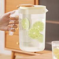 Pichet à eau en plastique Transparent au sésame pour thé aux fruits facile à transporter bouilloire à eau froide 2200ml pot d'eau en matériau de qualité alimentaire avec tasses