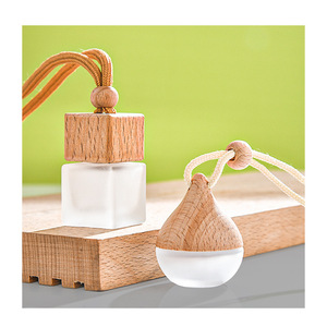 Vacío Mini coche colgante Perfume colgante botella aceite esencial ambientador difusor botella con tapa de madera - Product Image 5
