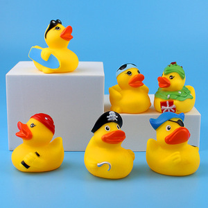 Juguete de Patito Amarillo Pirata, Patito de Baño con Sonido, Juguete Flotante Pequeño con Temática de Halloween - Product Image 1