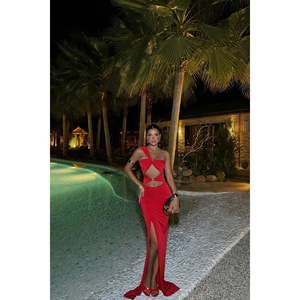 Robe de soirée formelle de luxe AYMIL en satin rouge, chic, longueur au sol, manches trois-quarts, coupe droite naturelle, idéale pour l'hiver - Product Image 4