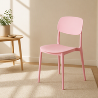 Chaises de salle à manger en plastique PP empilables, couleurs variées, pour la maison et la cuisine, échantillon gratuit disponible