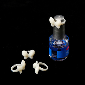 Nuancier d'échantillons de vernis à ongles et de gels de manucure en forme de papillon - Product Image 6