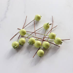 Mélangé Noël Fleurs Rouges et faux glacé berry tige Feuilles Vertes Bague Bougie De - Product Image 4