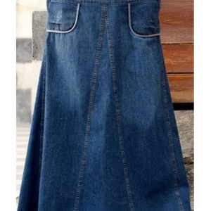 Jupes longues en denim une garde-robe Looks essentiels avec des jupes Maxi en denim classiques Boho rencontre des jupes longues décontractées Inspiration - Product Image 1