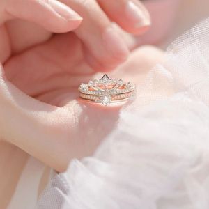 Luxe brillant Zircon château feux d'artifice couches anneau pour <span class=keywords><strong>dames</strong></span> diverses formes de conception couronne anneau ensemble bijoux de mode pour les femmes - Product Image 2