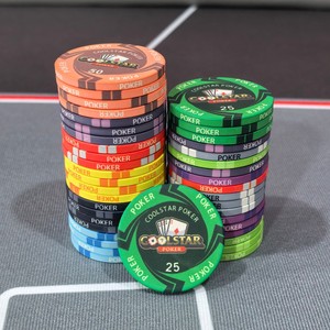 Fiches da Poker in Ceramica di Alta Qualità, 10g 39mm Stile EPT, con Logo/Colore Personalizzato, Basso MOQ, Fornitura Diretta dalla Fabbrica per Giochi da Casinò - Product Image 1