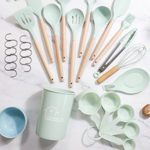 Vente en gros de 33 accessoires de cuisine, ustensiles de cuisine en silicone avec manches en bois - Product Image 2