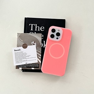 <span class=keywords><strong>Coque</strong></span> de téléphone portable officielle en silicone magnétique sans fil à toucher mat effet gelée pour <span class=keywords><strong>iPhone</strong></span> 17 <span class=keywords><strong>Pro</strong></span> Max - Product Image 5