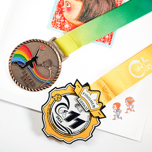 ออกแบบเหรียญรางวัลกีฬา 3 มิติ โลหะผสมสังกะสีเคลือบทอง สำหรับการแข่งขันมาราธอน หรือกีฬาอื่นๆ ตามแบบที่คุณต้องการ  ออกแบบเองได้  รับทำตามสั่ง  เหรียญรางวัลโลหะ 3 มิติ สำหรับมหาวิทยาลัย ประเทศกานา ประเทศอียิปต์ - Product Image 1