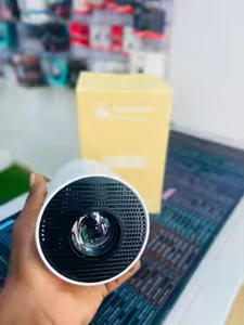 Giá Mới Hy300 Xách Tay Mini <span class=keywords><strong>Android</strong></span> 11 Thông Minh Chiếu Full HD 160 Lumen Với Được Xây Dựng Trong Loa Rạp Hát Tại Nhà Trên Không Chiếu - Product Image 2