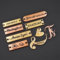 Étiquettes métalliques personnalisées pour vêtements, design Abaya en relief, plaques de marque, logos métalliques pour sacs et vêtements