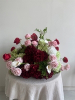 Centro de Mesa de Flores Artificiales en Tonos Terracota, Naranja, Verde y Rosa, con Rosas de Seda, Hortensias y Anturios, Decoración Floral para Bodas y Eventos