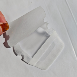 Hysent HYIV-08 Adhesive Waterproof Ozone Disinfecting Non-Woven Transparent <strong>IV</strong> Cannula Dressing 2.4x2.8in/6x7cm - Product Image 4