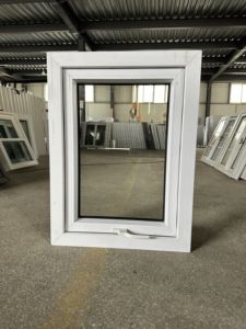 Petite fenêtre en PVC anodisé bon marché à double <span class=keywords><strong>vitrage</strong></span>, 3 rails, auvent en verre, design brun, prix pour Hyundai Grace - Product Image 4