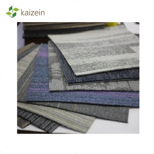 <span class=keywords><strong>Azulejos</strong></span> de alfombra cuadrados universales comerciales de alta calidad, pila de corte de nailon moderna con mechones para uso doméstico y de oración - Product Image 1