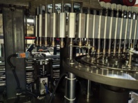 Machine de soufflage par étirage 6 cavités 600 ml, automatique, contrôlée par PLC, haute productivité, pour bouteilles PET de jus