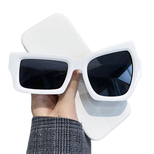 Gafas de Sol Divertidas de Moda, Color Blanco y Negro, Protección UV400, Diseños Geek, Unisex, Protección UV para Viajes a la Playa - Product Image 1