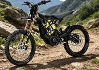 Vélo électrique tout-terrain léger Light Bee X Surron, cadre en aluminium, pneus CST, pour la conduite en forêt et les cascades.