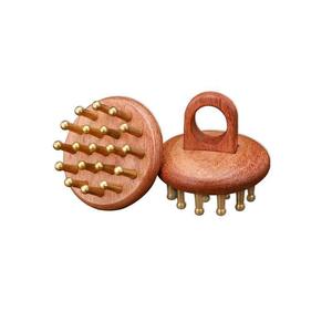 Alta qualità in ottone testa di massaggio pettine Kansa ottone Gua Sha pettine rame cuoio capelluto massaggiatore con manico in legno - Product Image 1
