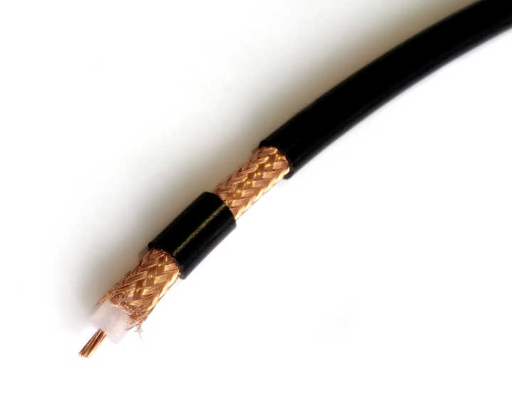 10 meter RG213 coaxkabel met PL-259 (UHF-Male) connectoren