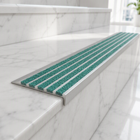 Marches d'escalier sur mesure en carreaux de céramique, nez de marche en carborundum moderne, bordure d'escalier antidérapante, garniture d'escalier en aluminium pour extérieur