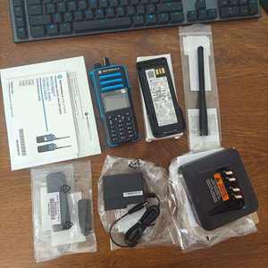 Radtel RT-910 Radio portable NOAA AM FM pour spectromètre radio 45-59Mhz Talkie-walkie 960 canaux 10W de puissance de sortie Analyse de bande interne - Product Image 5