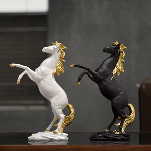 Statue d'animal en polyrésine <span class=keywords><strong>de</strong></span> <span class=keywords><strong>course</strong></span> <span class=keywords><strong>de</strong></span> <span class=keywords><strong>chevaux</strong></span> mignonne 3D personnalisée en fibre <span class=keywords><strong>de</strong></span> verre style ange pour la décoration intérieure cadeau d'anniversaire d'affaires pour Noël - Product Image 6