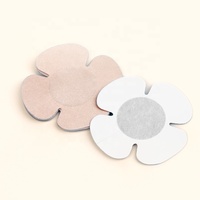 Vente en gros de cache-seins en tissu satiné ultra-mince couvre-tétons jetables sexy autocollants fleur coeur adhésif invisible sans couture