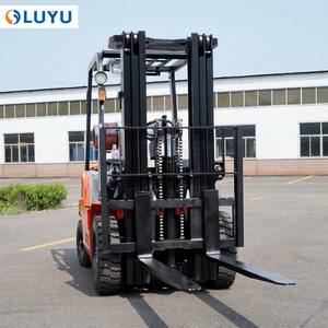 Montacargas LUYU CPCD35/CPC35 de 2-4 Toneladas, GLP, Centro de Carga de 600 mm, Mástil de Dos/Tres Etapas, 4x4, Transmisión Automática/Manual, Servicio Remoto - Product Image 2