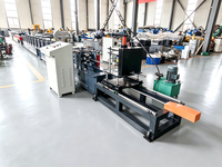 Machine automatique de formage de panneaux de volets roulants en mousse PU, ligne de production de panneaux sandwich pour volets roulants