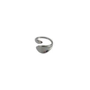 แหวนสแตนเลสสตีล ชุบทอง PVD ดีไซน์ทนทานและยั่งยืน - Product Image 1