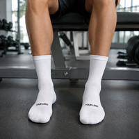 Chaussettes de performance personnalisées en gros pour équipes, respirantes, en maille tricotée, légères, athlétiques, avec logo et couleurs personnalisées OEM