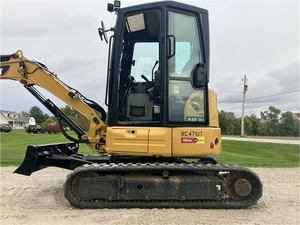 Mini-excavatrice sur chenilles CAT 305.5E2 d'occasion, fabriquée au Japon, à vendre – Excavatrice Cat 305.5E2 de 5 tonnes, mini-excavatrice d'occasion - Product Image 5