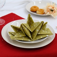 Serviettes de table pliées jetables extra larges, forme élégante, en papier brut de qualité supérieure, absorbantes, vente en gros, approvisionnement en vrac