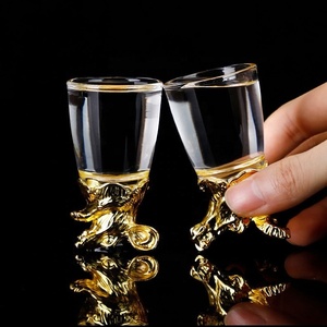 Châu Âu Cổ Phiếu Pha Lê Thủy Tinh Decanter <span class=keywords><strong>Set</strong></span> Với Đầu Vàng Trung Quốc Hoàng Đạo Rượu Vang Carafe Số Lượng Lớn Whisky Decanter - Product Image 3