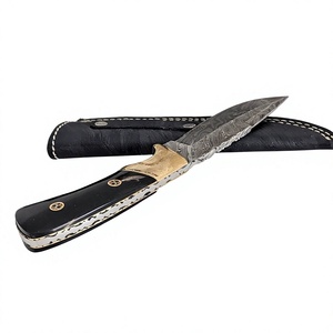 Cuchillo de Caza de Acero de Damasco con Hoja Fija, Mango de Cuero, Borde Dentado, Diseño de Punta Caída, 23 cm de Longitud - Product Image 1
