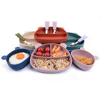 Produits tendance 2023 nouvel arrivage ensemble de bols en silicone de qualité alimentaire pour bébé ensemble de vaisselle en silicone multicolore à aspiration