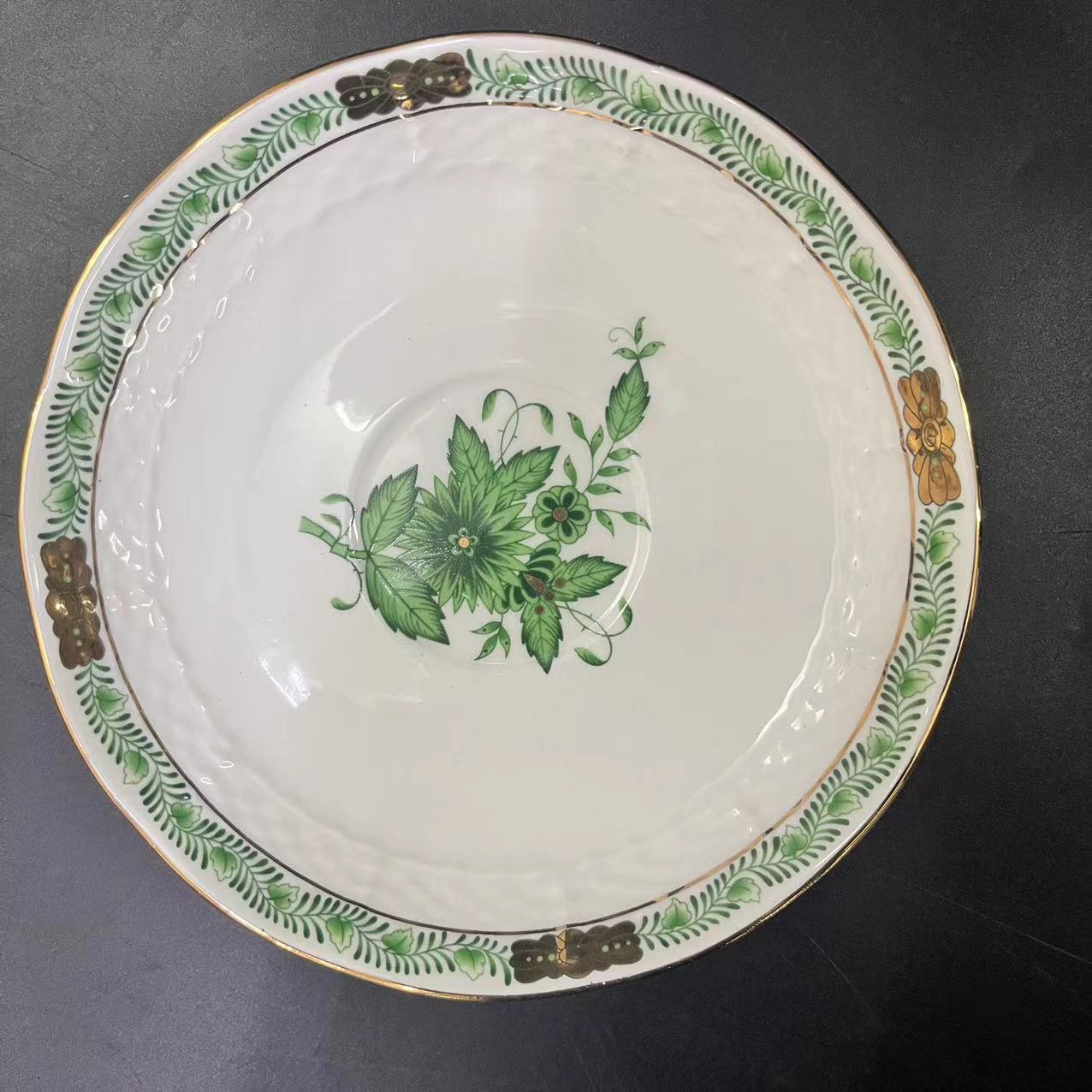 จานสีเขียว ขนาด 10 นิ้ว