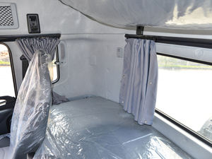 Camión Tractor Dongfeng 385HP 4X2 en Oferta, Eficiente en Combustible, Ideal para Logística de Larga Distancia, Camión Pesado de Vanguardia - Product Image 5