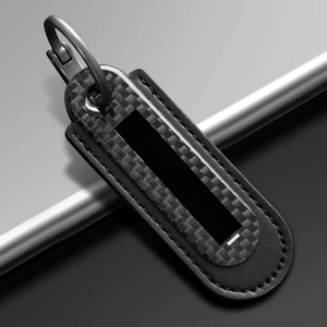 Groothandel Custom Gepersonaliseerde Koolstofvezel Zwart Lederen Auto Sleutelhanger - Product Image 1