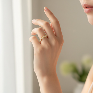 Anillo de Diamantes Cultivados en Laboratorio de Oro Sólido de 14K para Mujer, Corte Brillante Redondo, Mini Clúster, Bonito y Romántico para Uso Diario - Product Image 2