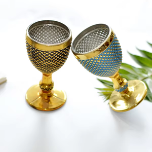 Calice da Vino Retrò Rosso Colofur 2025, Bicchiere Elettroplaccato Oro per Cocktail e Vino con Stelo - Product Image 1