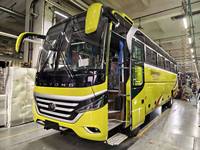 Bus de transport de luxe RHD 67 places avec moteur diesel Cummins, autocar de long trajet pour groupes de voyage